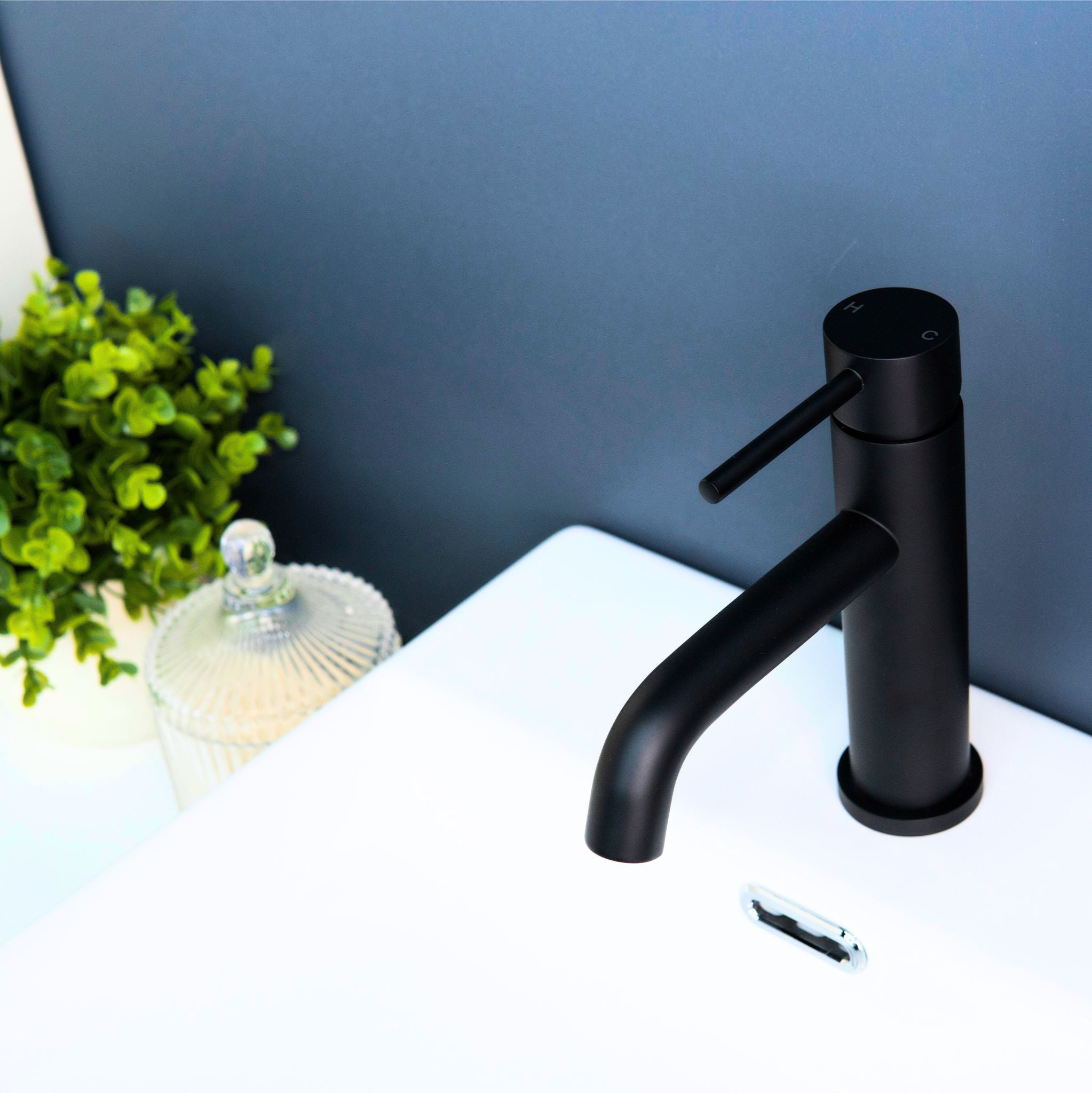 Round Deck Mount Basin Mixer